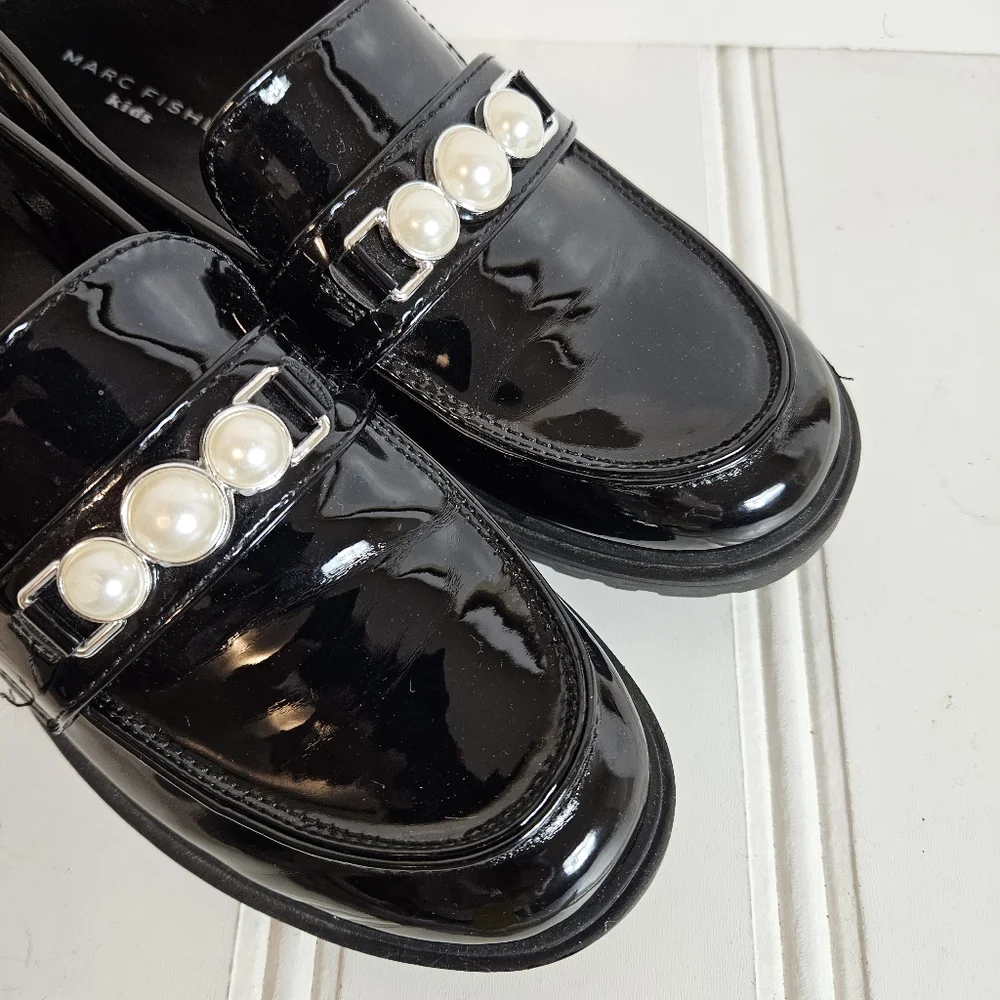 Marc Fisher Girls Loafers Kids Size 3 Black Patent Pearl Band Lug Sole
